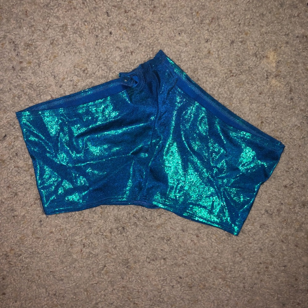 Booty shorts.. rave